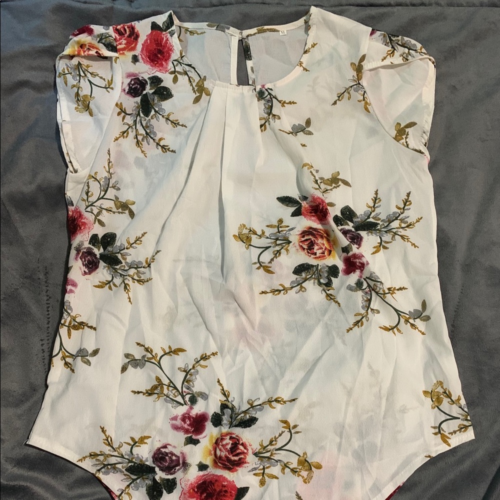 Floral tulip sleeve top